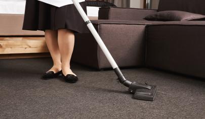 Professional carpet cleaning service in an Abu Dhabi