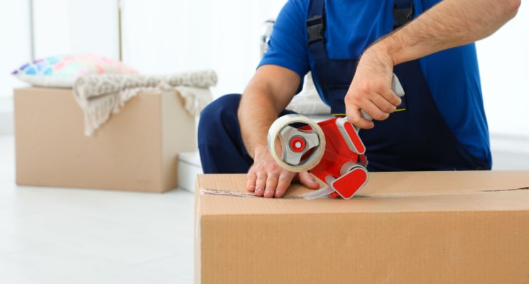 How Bundling Cleaning, Maintenance, and Moving Services Saves Time and Money in the UAE