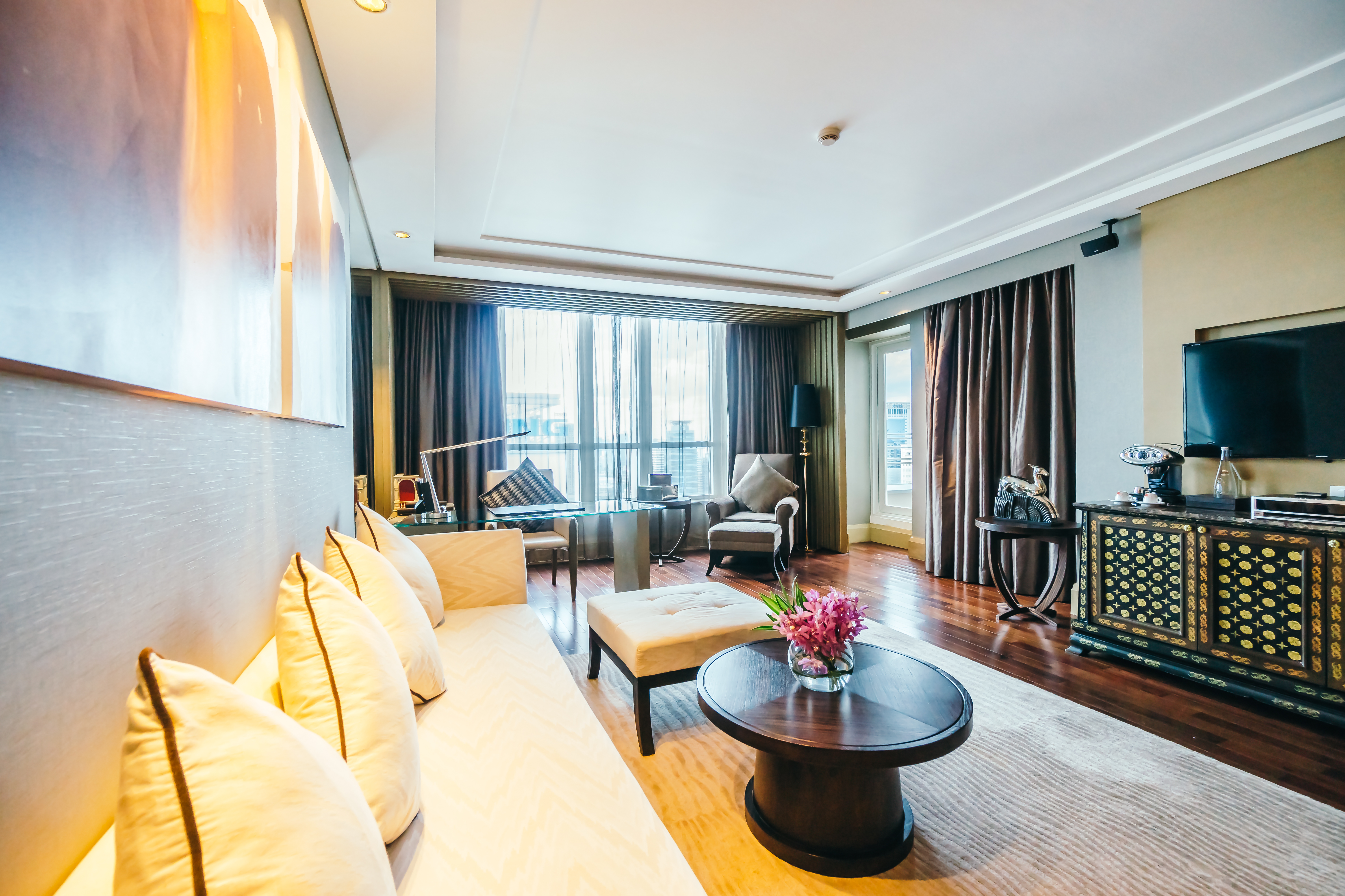Clean and spotless Dubai home interior after a long vacation 