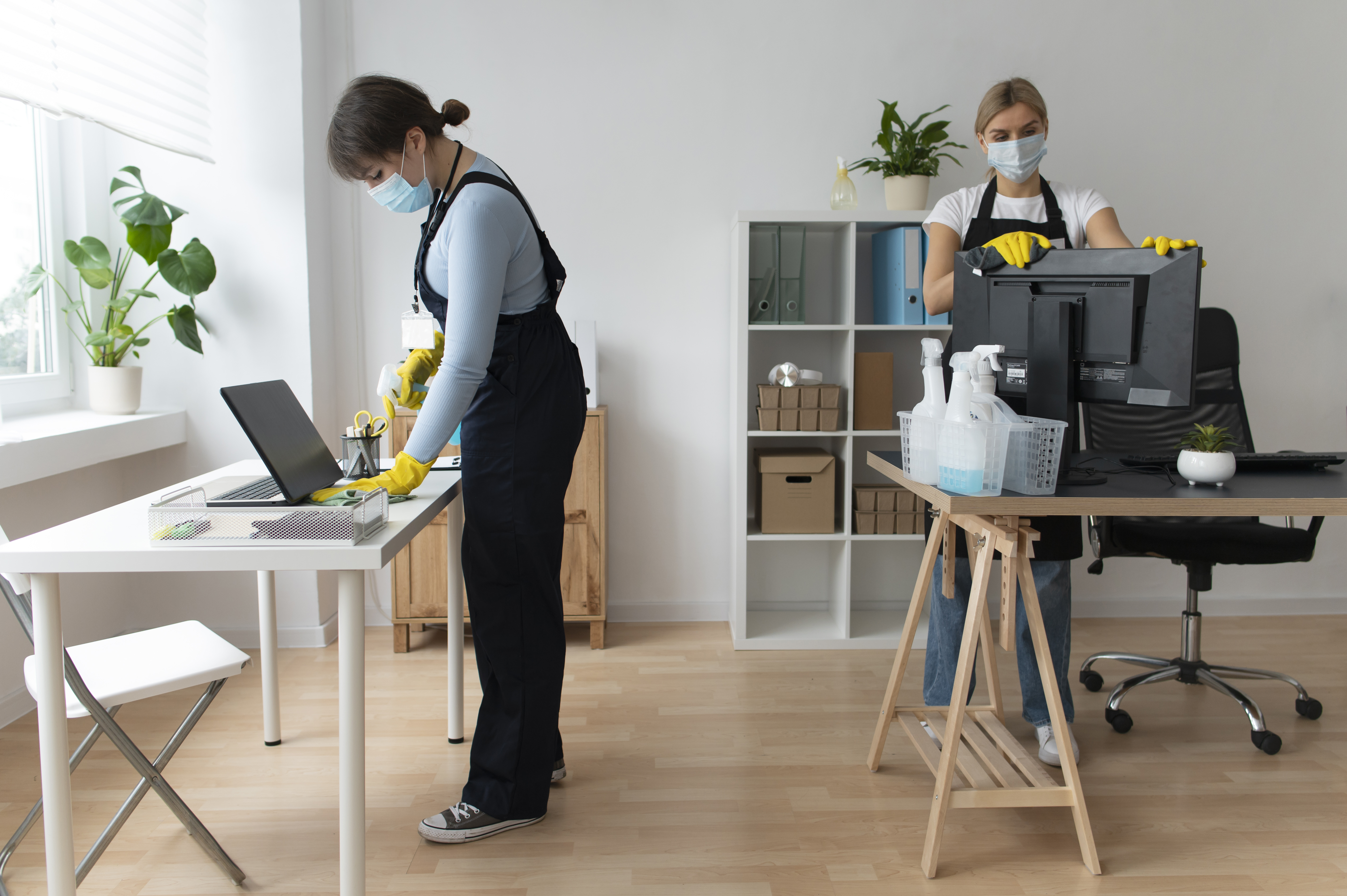 Benefits of Professional Cleaning vs. DIY Cleaning in Dubai and Abu Dhabi