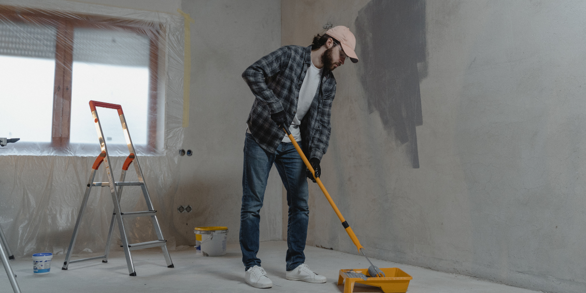 The Benefits of Professional Wall Painting vs. DIY